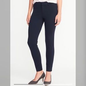 Mid-Rise Sculpt Ponte-Knit Pixie Ankle Pants